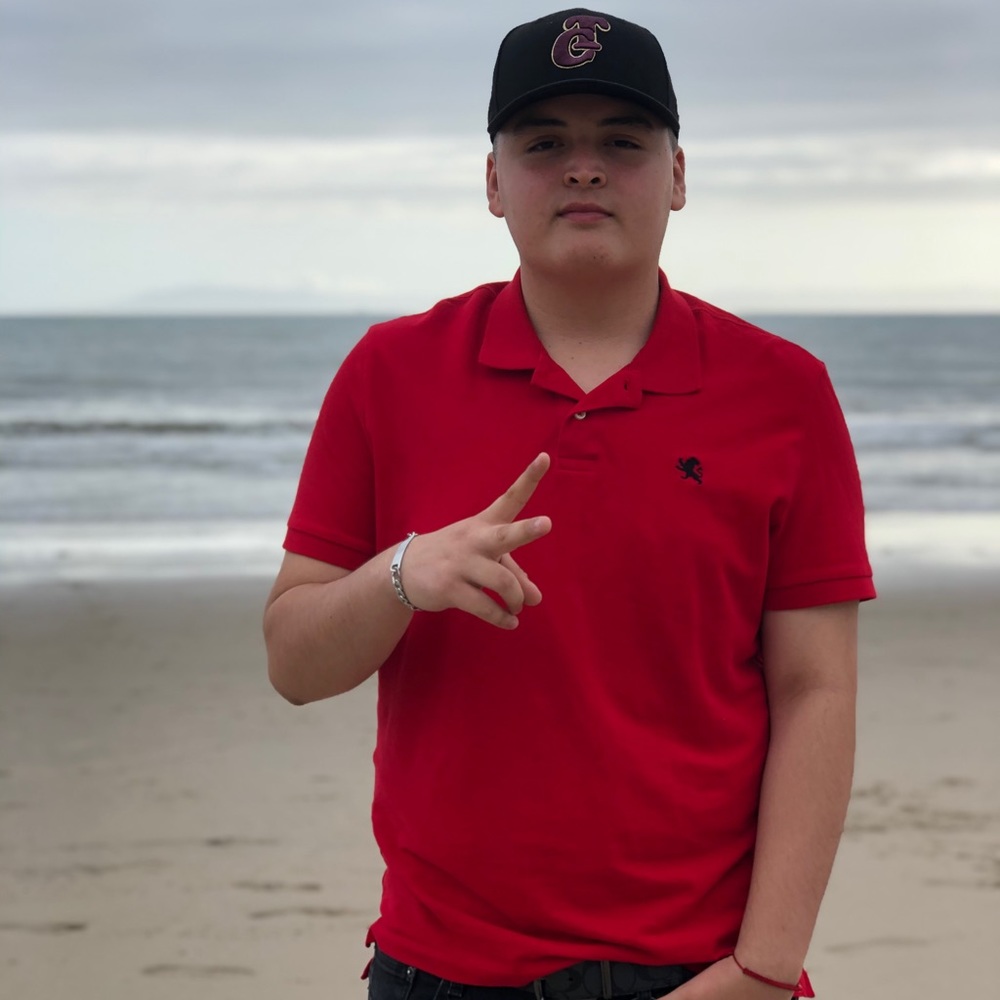 Meet your Posher, Gio